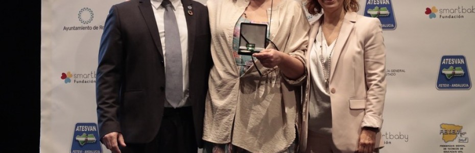 La periodista Maite Cañamares recibe la Medalla Extraordinaria a las buenas prácticas en Educación Vial
